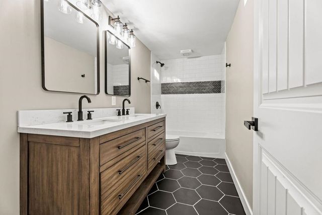 1638 N Hood St, Wichita, KS 67203