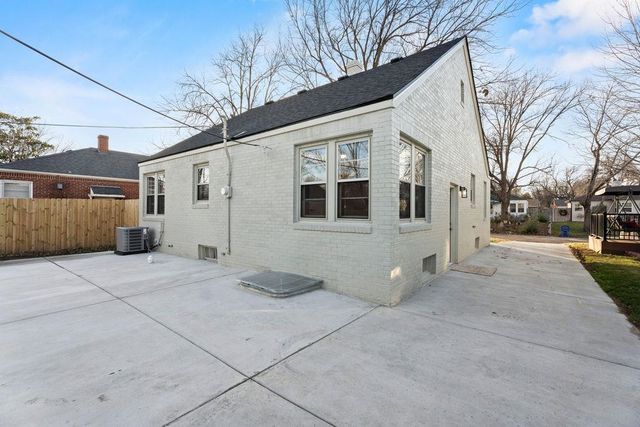 1638 N Hood St, Wichita, KS 67203