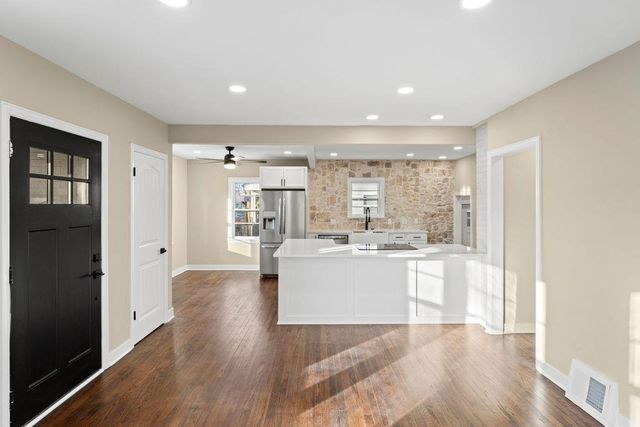 1638 N Hood St, Wichita, KS 67203