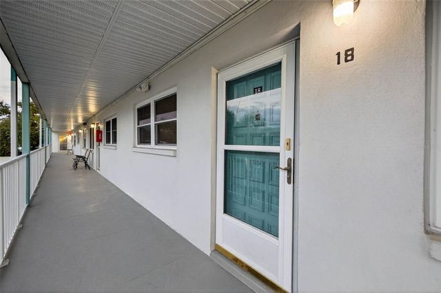 5267 81ST STREET N 18, St Petersburg, FL 33709