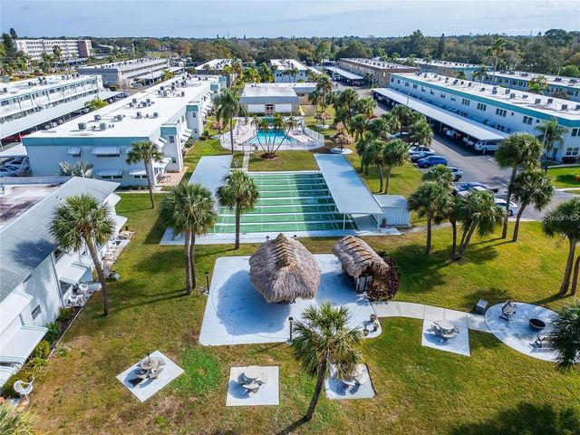 5267 81ST STREET N 18, St Petersburg, FL 33709