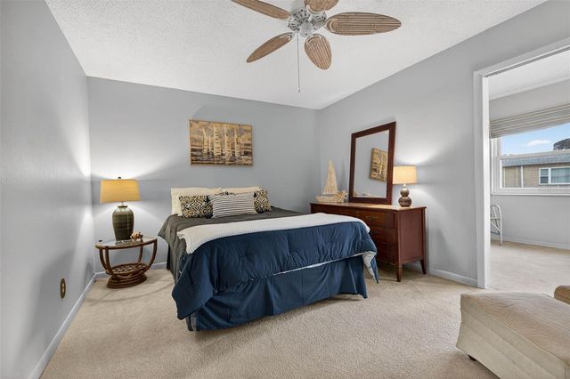 5267 81ST STREET N 18, St Petersburg, FL 33709