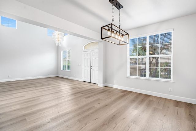 9358 N Winery Avenue, Fresno, CA 93720