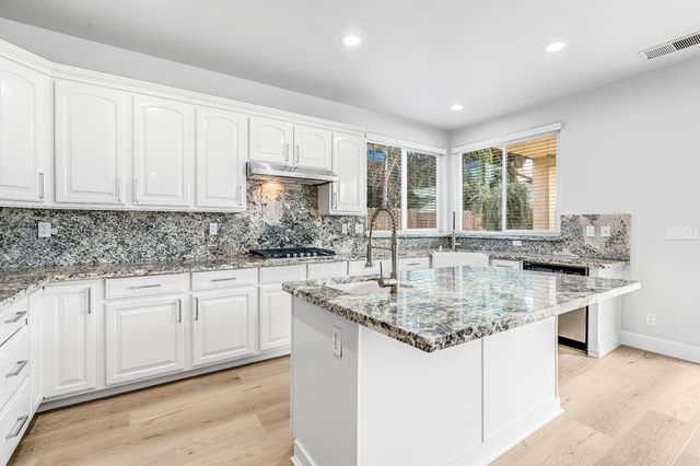 9358 N Winery Avenue, Fresno, CA 93720