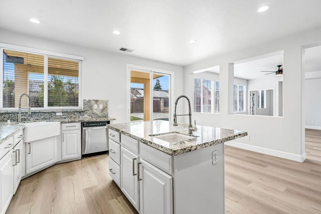 9358 N Winery Avenue, Fresno, CA 93720