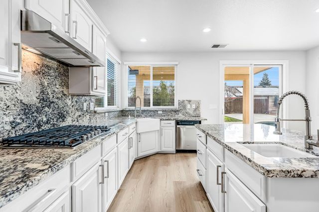 9358 N Winery Avenue, Fresno, CA 93720