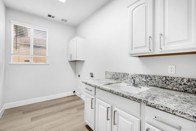 9358 N Winery Avenue, Fresno, CA 93720