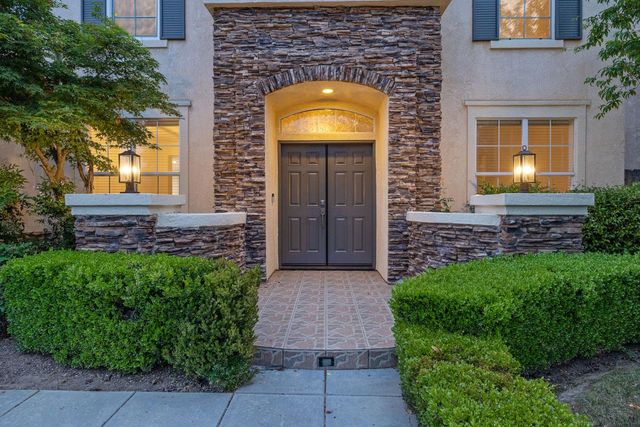 9358 N Winery Avenue, Fresno, CA 93720