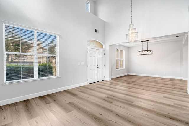 9358 N Winery Avenue, Fresno, CA 93720