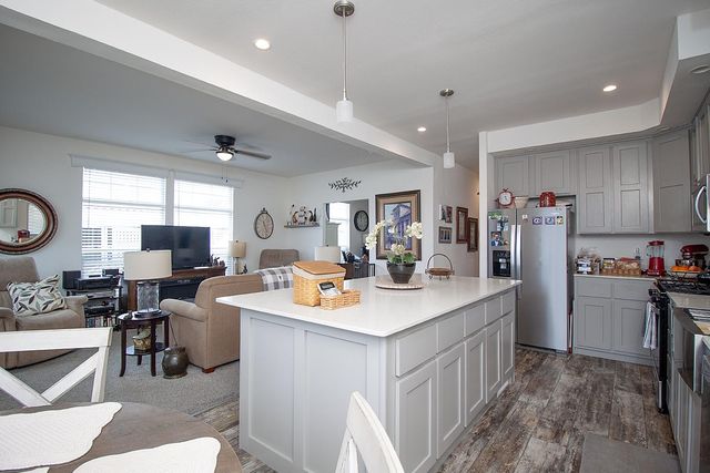 221 W Herndon Ave Spc 99, Fresno, CA 93650