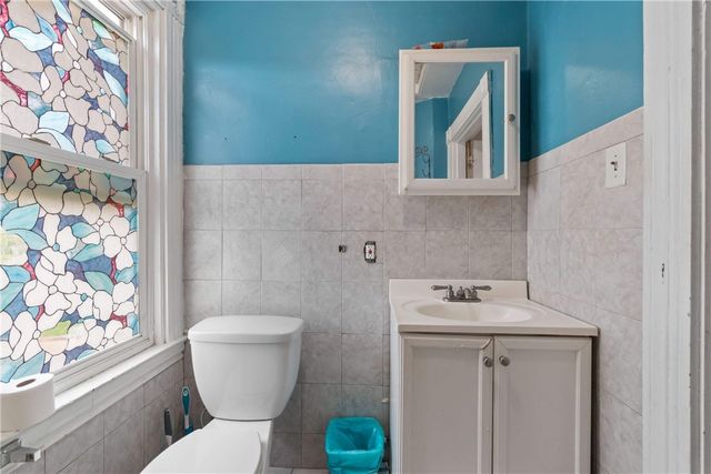 1334 Ladoga St, Sheraden, PA 15204