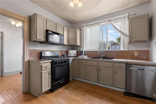 1334 Ladoga St, Sheraden, PA 15204