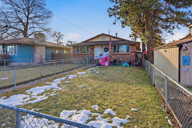 1102-1104 E North Ave, Spokane, WA 99207