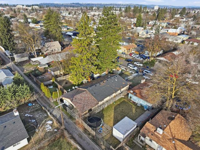 1102-1104 E North Ave, Spokane, WA 99207