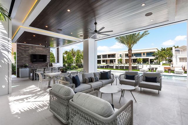 169 W Coconut Palm Road, Boca Raton, FL 33432