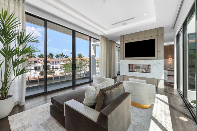 169 W Coconut Palm Road, Boca Raton, FL 33432