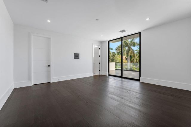 169 W Coconut Palm Road, Boca Raton, FL 33432