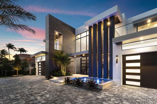 169 W Coconut Palm Road, Boca Raton, FL 33432