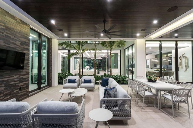 169 W Coconut Palm Road, Boca Raton, FL 33432