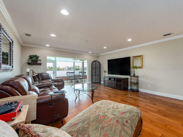 770 ISLAND WAY N103, Clearwater Beach, FL 33767