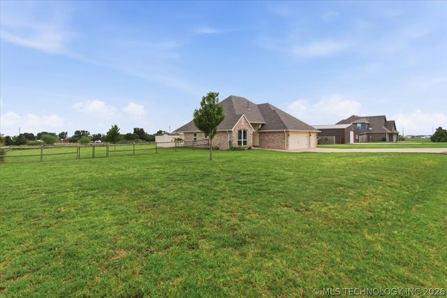 30104 Gale Avenue, Inola, OK 74036