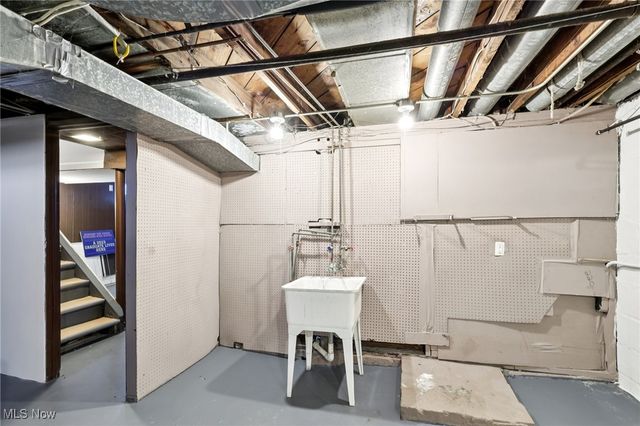 334 Mistletoe Avenue, Youngstown, OH 44511