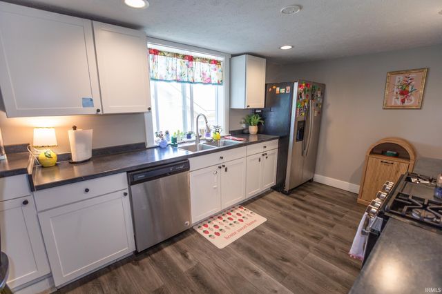 214 E Oakside Street, South Bend, IN 46614