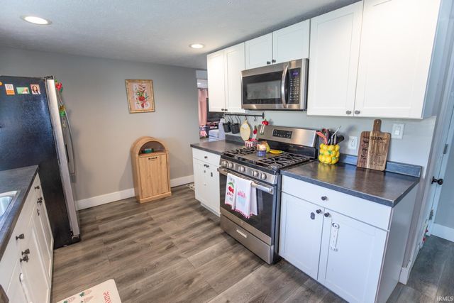 214 E Oakside Street, South Bend, IN 46614
