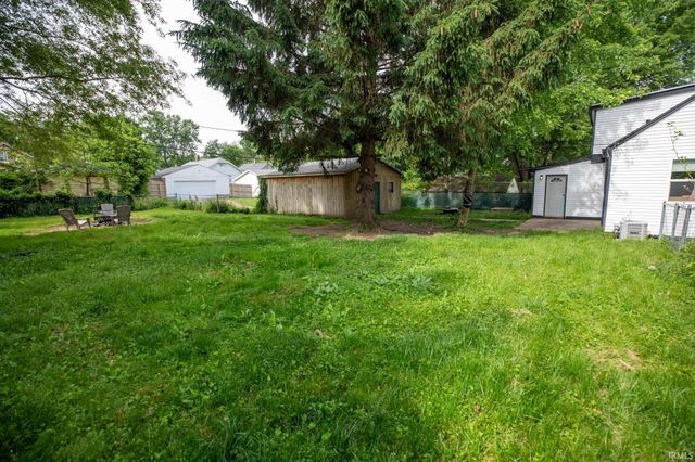 214 E Oakside Street, South Bend, IN 46614