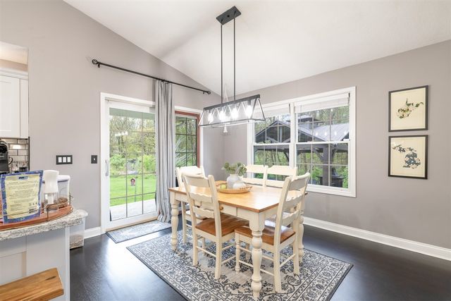 37 Summerset Drive, Kalamazoo, MI 49009