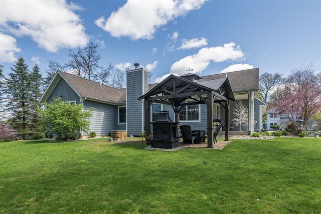 37 Summerset Drive, Kalamazoo, MI 49009