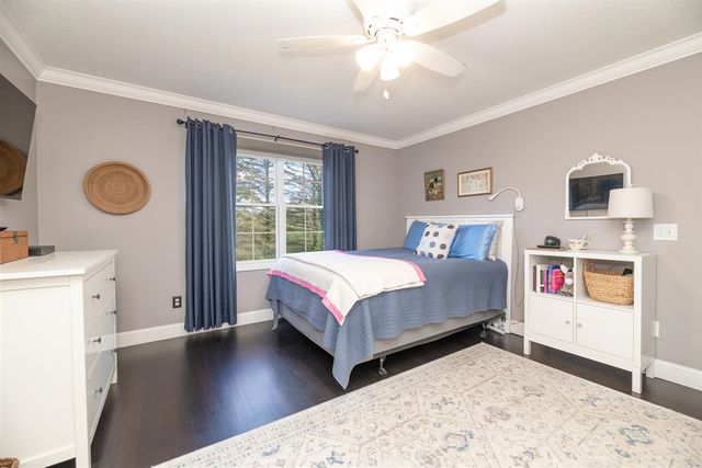 37 Summerset Drive, Kalamazoo, MI 49009