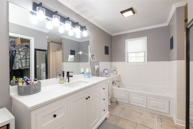 37 Summerset Drive, Kalamazoo, MI 49009