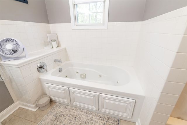 37 Summerset Drive, Kalamazoo, MI 49009