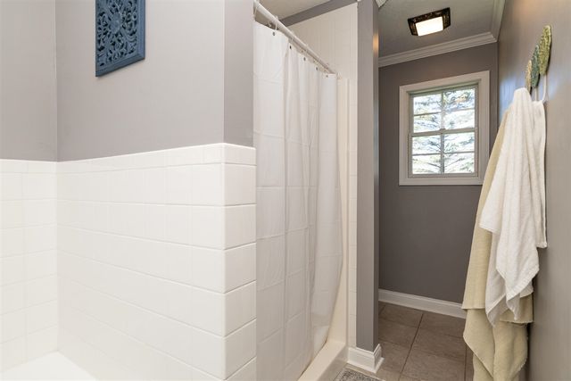 37 Summerset Drive, Kalamazoo, MI 49009