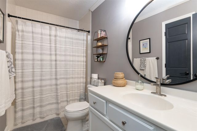 37 Summerset Drive, Kalamazoo, MI 49009