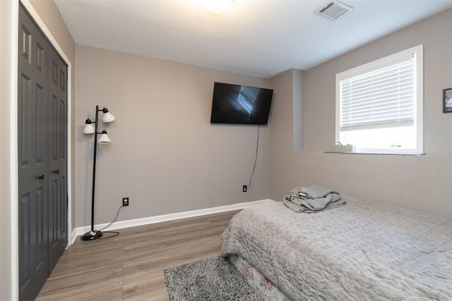 37 Summerset Drive, Kalamazoo, MI 49009