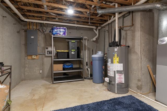 37 Summerset Drive, Kalamazoo, MI 49009
