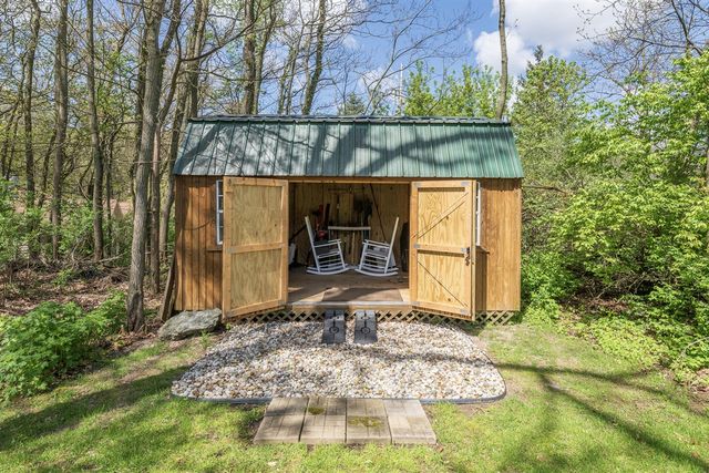 37 Summerset Drive, Kalamazoo, MI 49009