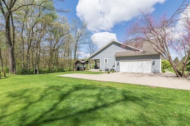 37 Summerset Drive, Kalamazoo, MI 49009