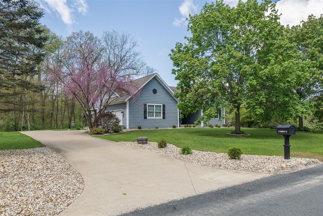 37 Summerset Drive, Kalamazoo, MI 49009