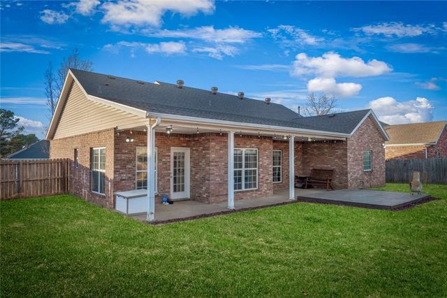 1506 N Cannondale Drive, Fayetteville, AR 72704