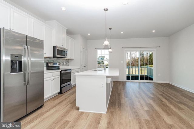 8611 UPTON LN, Spotsylvania, VA 22553