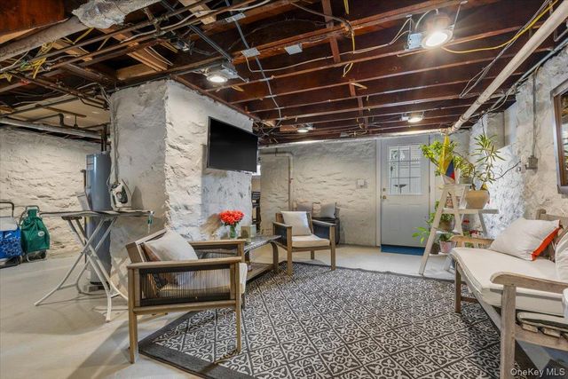 8 Glen Avenue, Port Chester, NY 10573