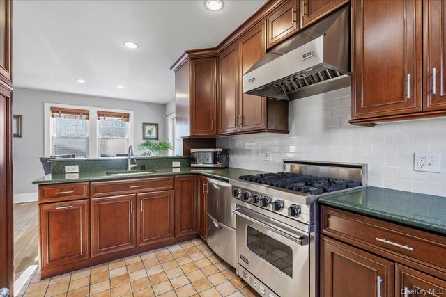 8 Glen Avenue, Port Chester, NY 10573