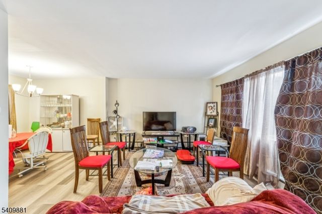 18 Gifford Ct, Maplewood Twp., NJ 07040