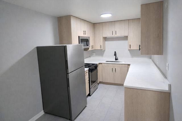 5202 Washington Street 308, Downers Grove, IL 60515