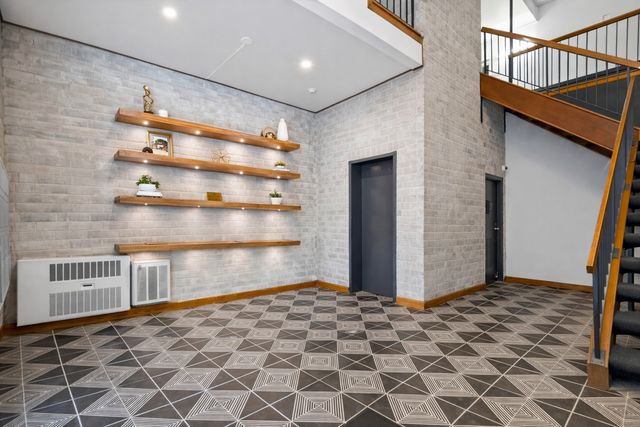 5202 Washington Street 308, Downers Grove, IL 60515