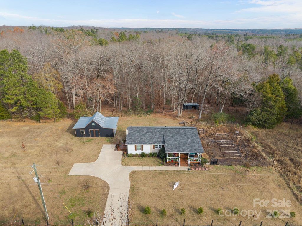 4565 Rob Neal Road, Heath Springs, SC 29058