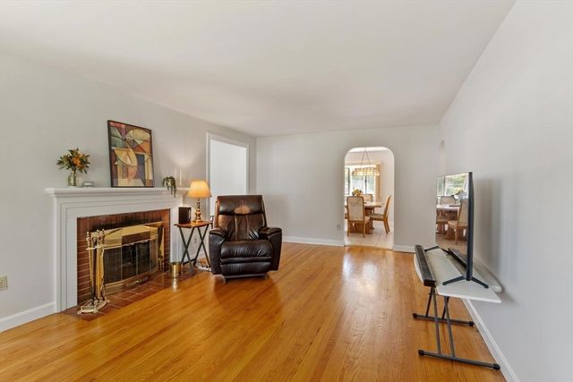 5 Noel Road, Andover, MA 01810